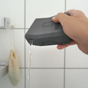 duschbrocken-festes-duschgel-und-shampoo-zwei-in-eins-nachhaltig-verwendung-fairpackunga