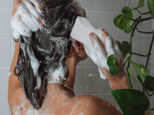 Lifestyle Bild unter der Dusche mit Billy Vanilly